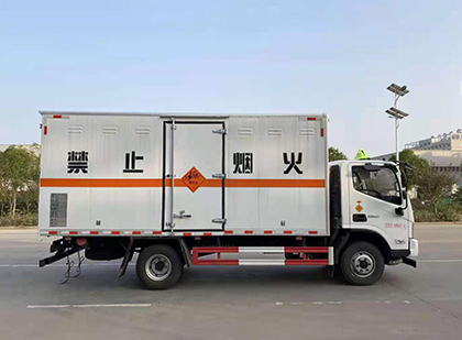 东湖爆破器材运输车